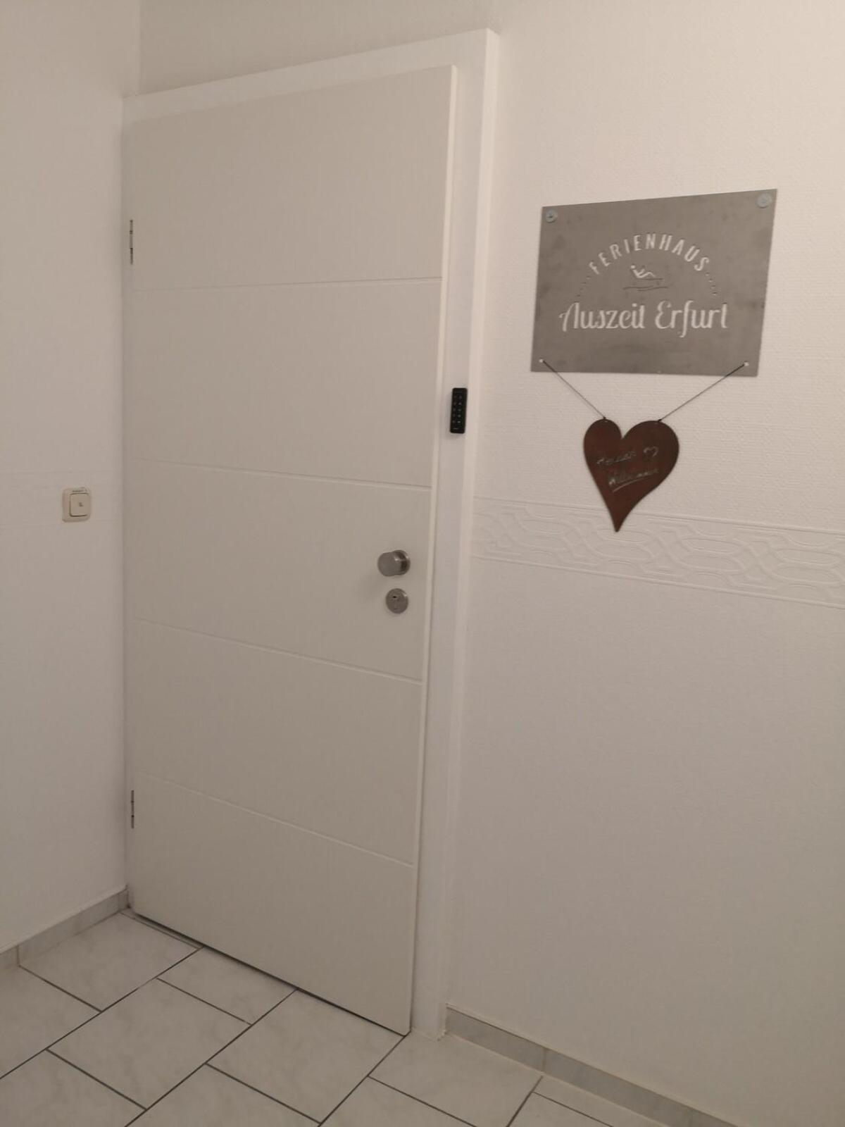 Auszeit2 Erfurt - Stilvolle Dachwohnung Mit Parkplatz - Zentrumsnah Buitenkant foto